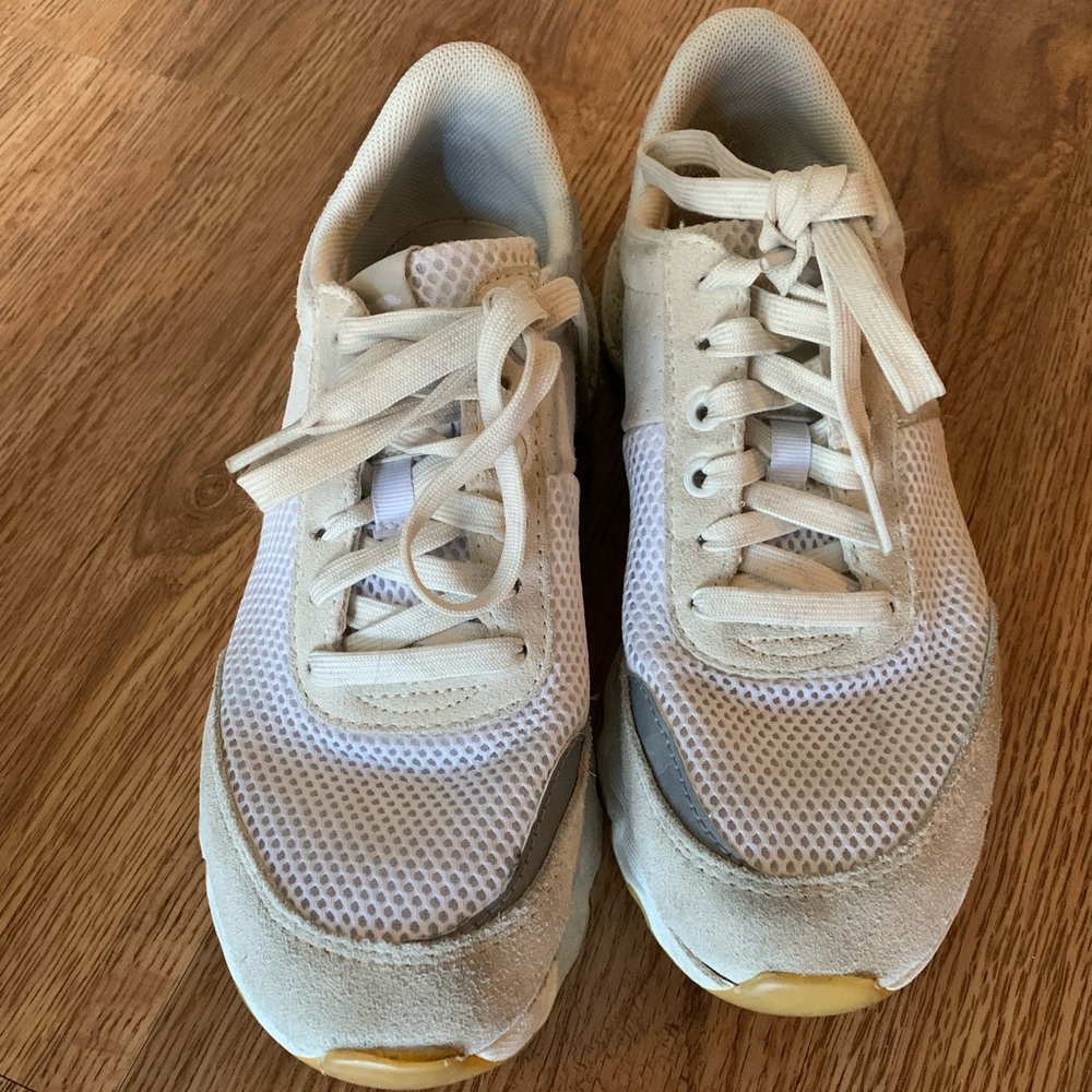 Sorel Kinetic Lite Lace Perf Sneakers size 9